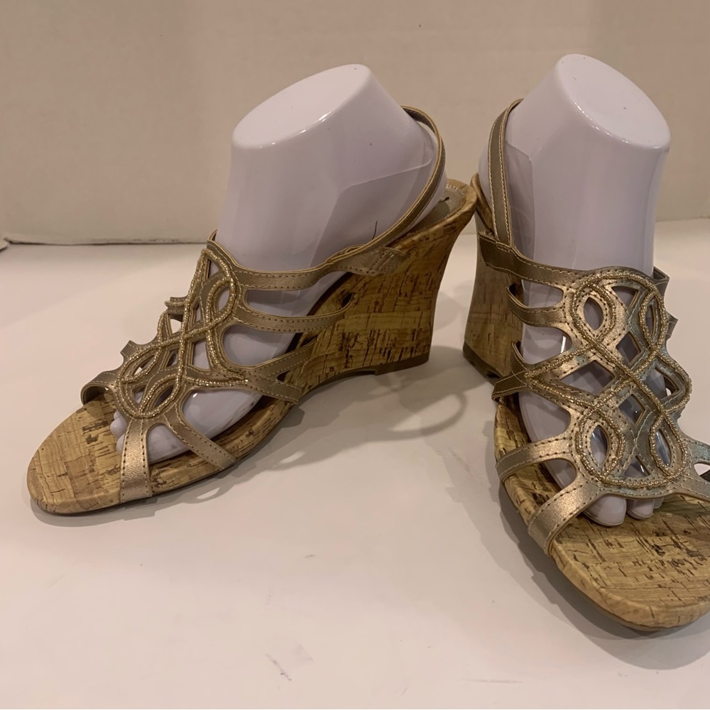 UNLISTED light tan gold size 11 gorgeous wedge strappy sandals new in box